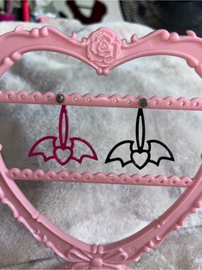 Source Unknown Pink & Black Bat Wing Heart Earrings for Kids